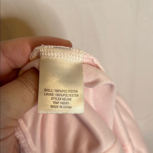 Pink and White Striped Romper with Puff Sleeve and Scoop Neck Preowned - Picture 5 of 8